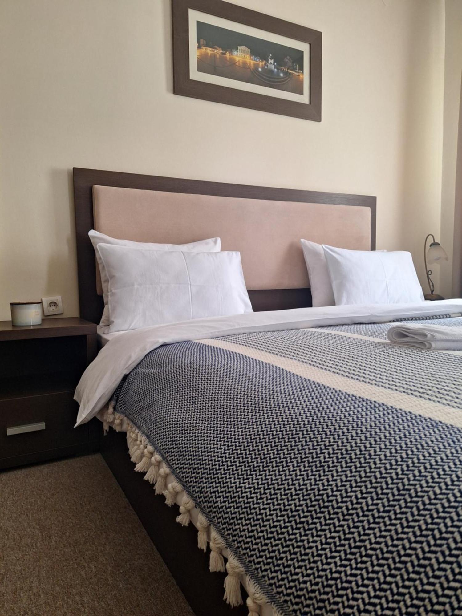 Garni Hotel Ema ครากูเยวัตส์ ภายนอก รูปภาพ