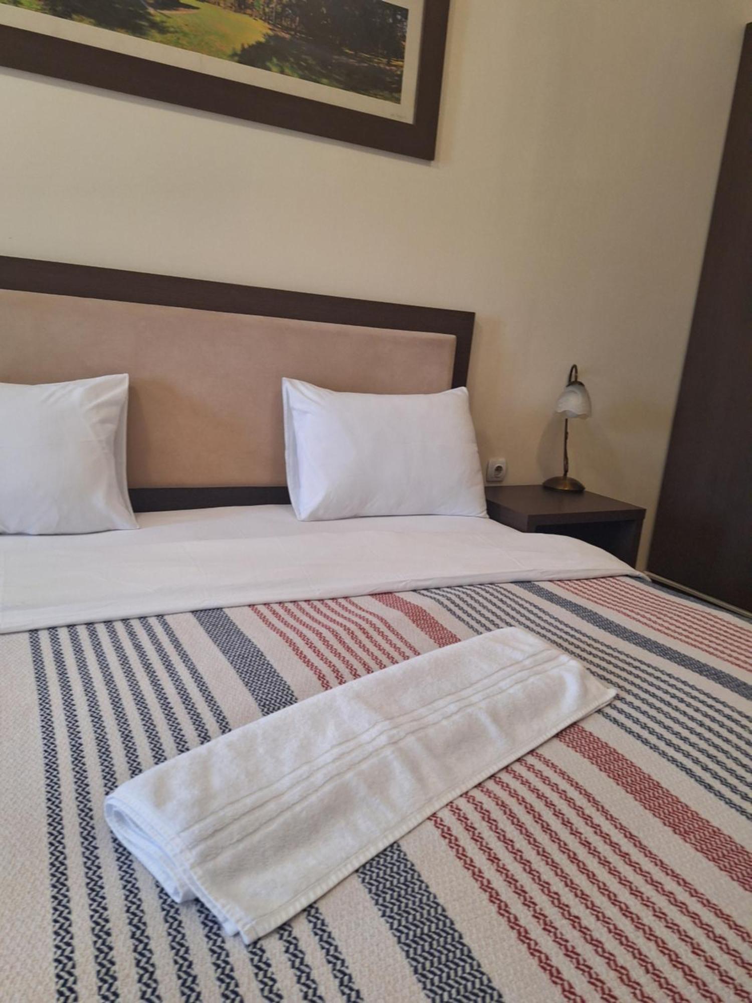 Garni Hotel Ema ครากูเยวัตส์ ภายนอก รูปภาพ