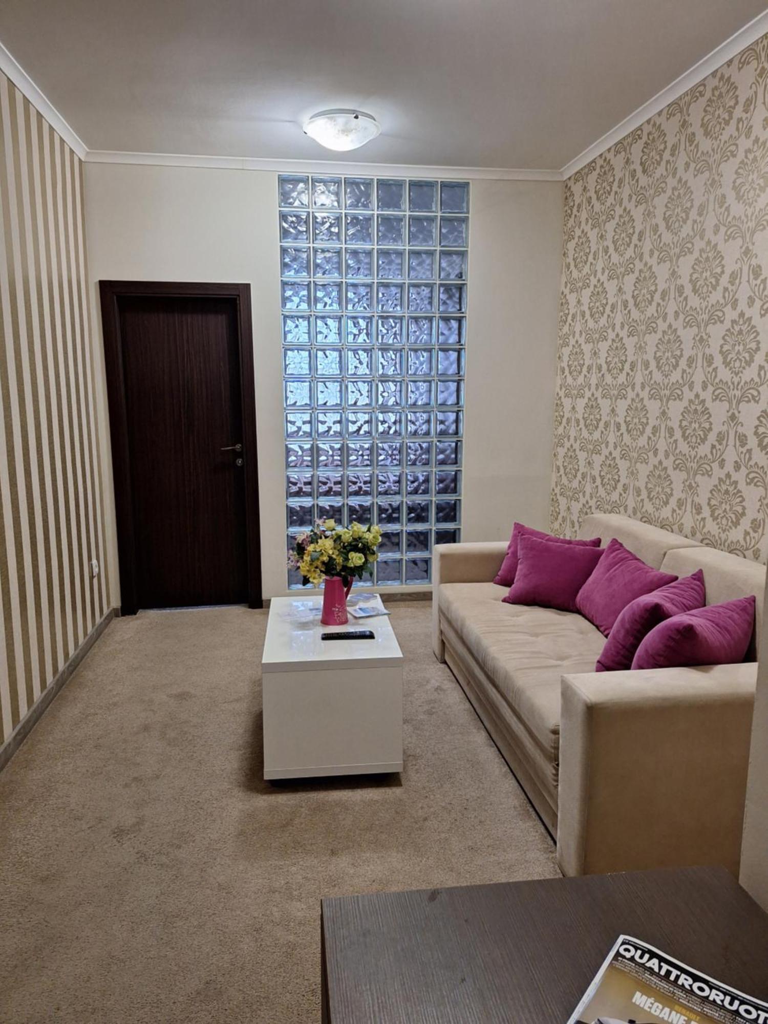 Garni Hotel Ema ครากูเยวัตส์ ภายนอก รูปภาพ