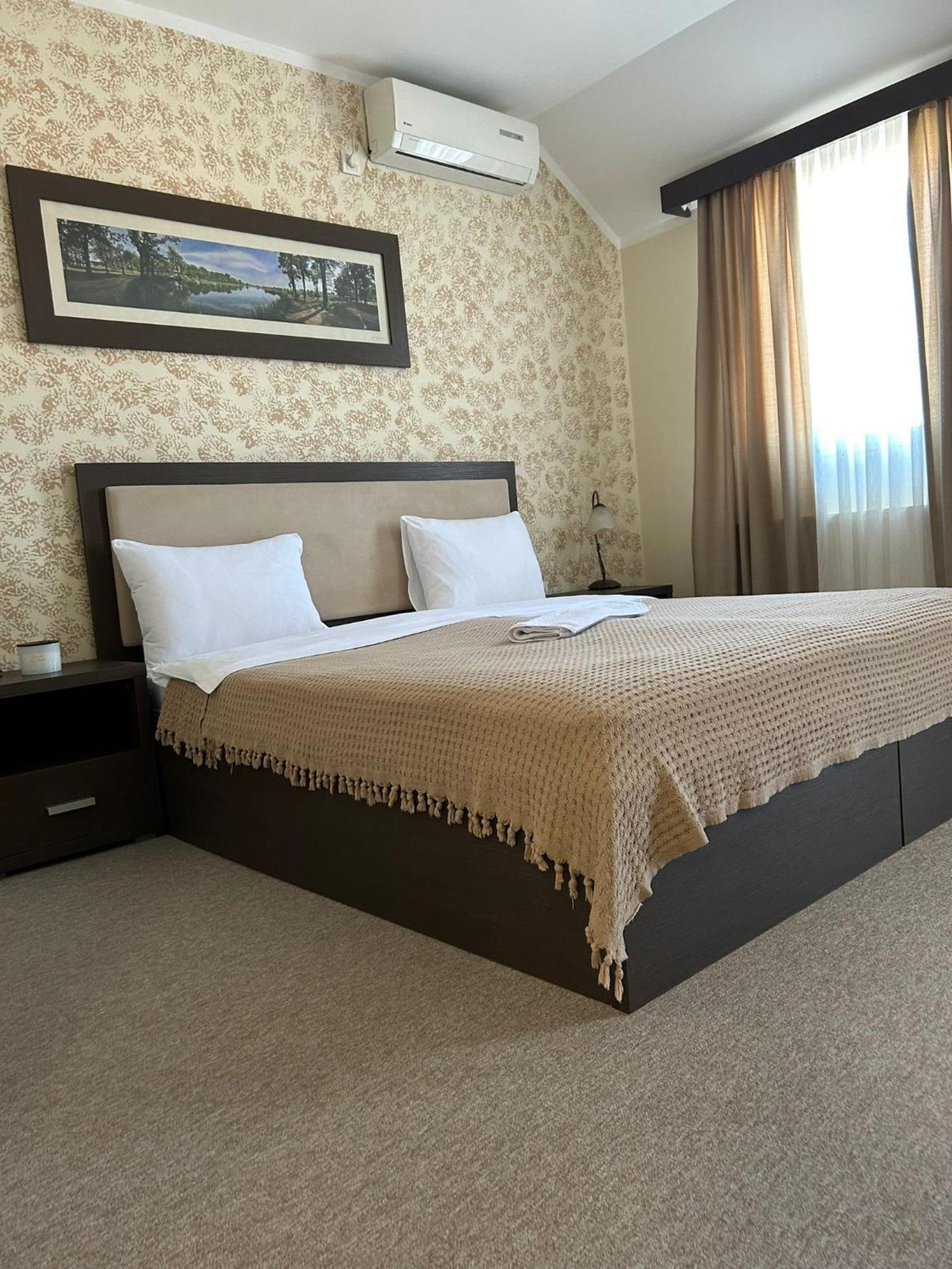 Garni Hotel Ema ครากูเยวัตส์ ภายนอก รูปภาพ