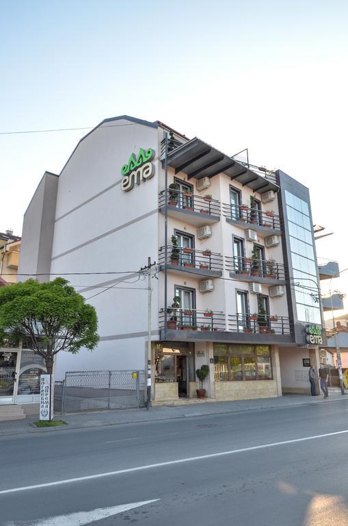 Garni Hotel Ema ครากูเยวัตส์ ภายนอก รูปภาพ